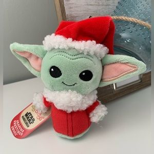 ITTY BITTYS® STAR WARS: THE MANDALORIAN™ SEASON'S GREETINGS GROGU™ PLUSH New